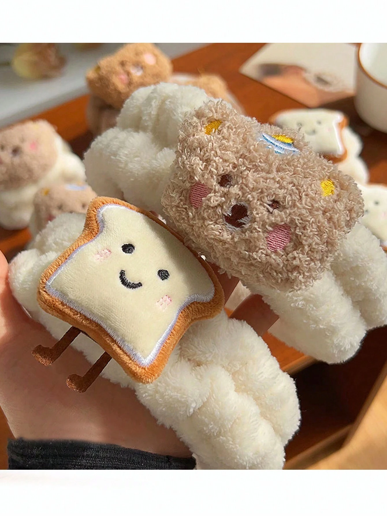 Cute Bear & Toast Hairband Wri - Yarn Home Decor reseña y precio