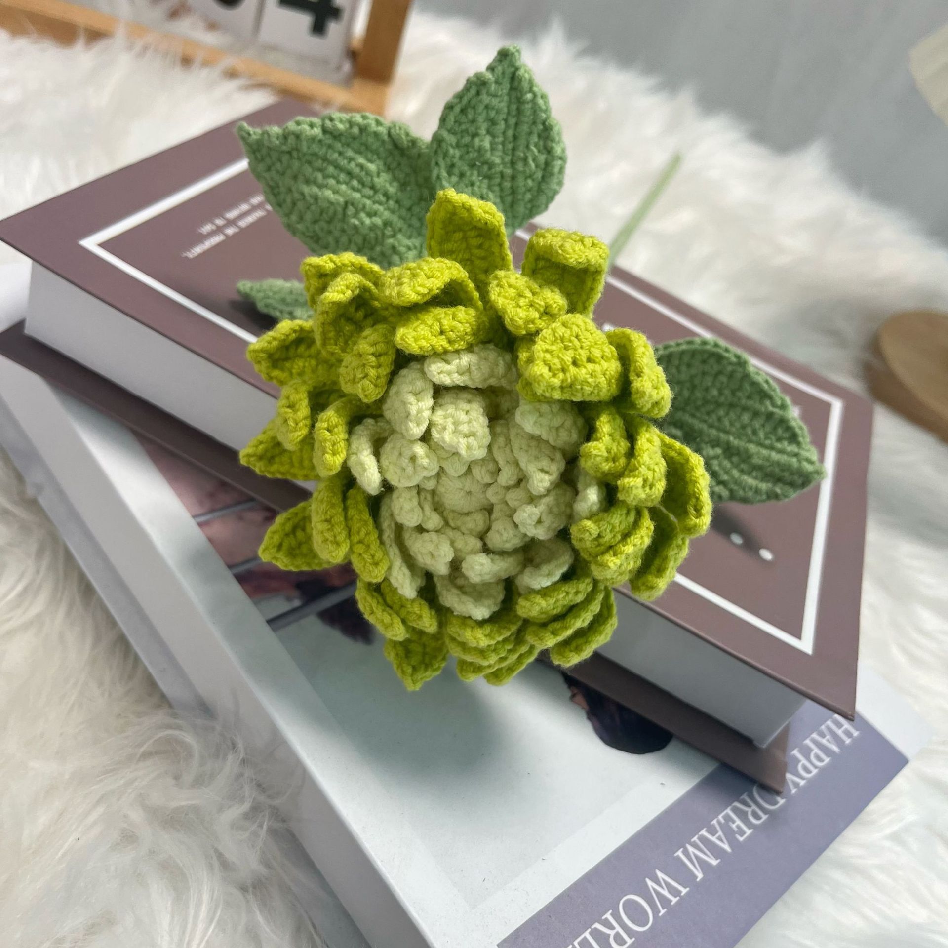 Dahlia Finished Products Handm - Yarn Home Decor reseña y precio
