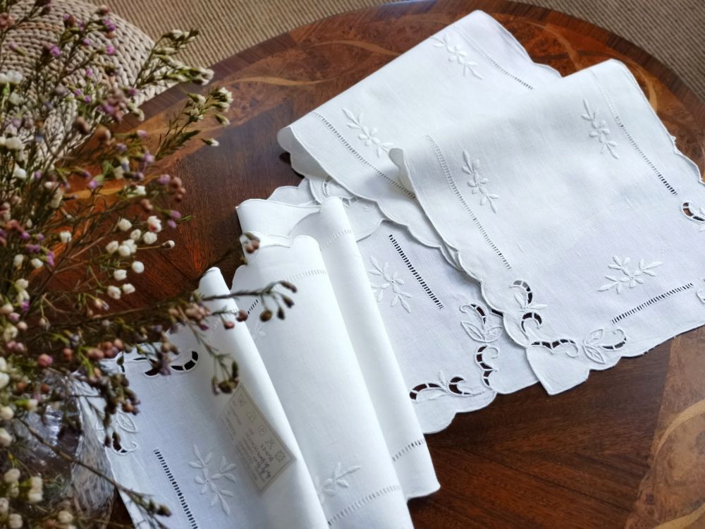 @Camellia Casa Handmade Embroi - Linen Table Runner reseña y precio